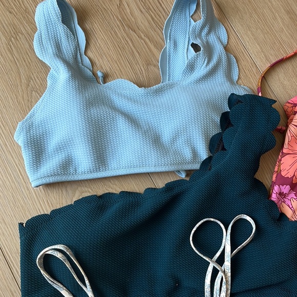 Kona Sol, h&m & more Medium swimsuit bundle floral halter one piece, scallop top - Picture 4 of 12